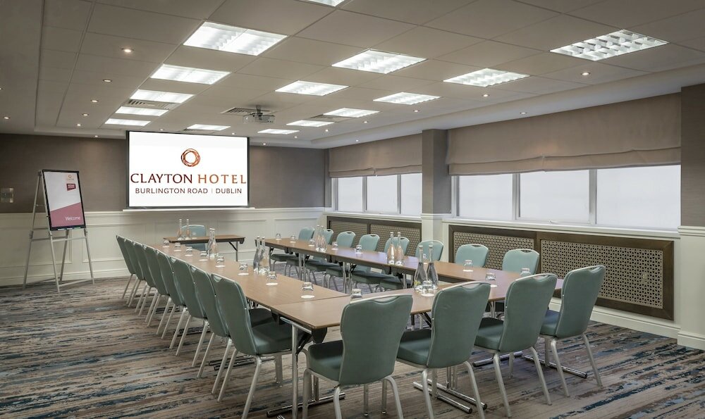 Фото Clayton Hotel Burlington Road