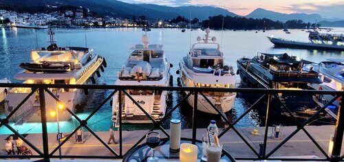 Внешний вид отеля Manessi City Hotel в Поросе, фото 5