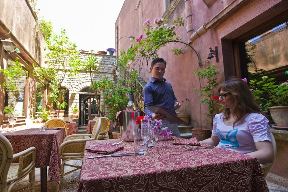 Фото Hotel Elimo