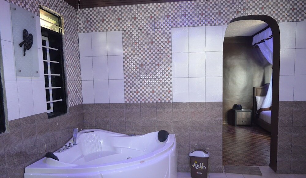 Фото Saffron Beach Bistro & Cottages