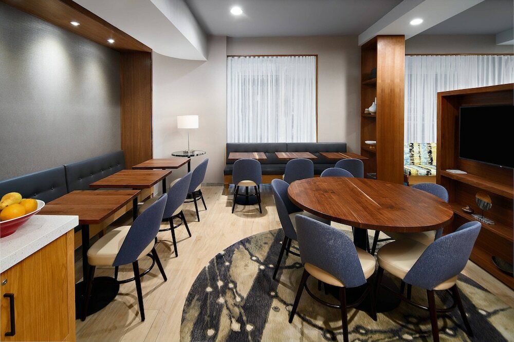 Фото TownePlace Suites by Marriott New York Manhattan
