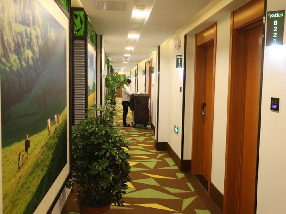 Фото Vatica ZaoZhuang TengZhou Railway Station Hotel