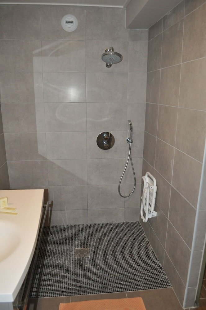 Фото Logis Hôtel Au Tambour