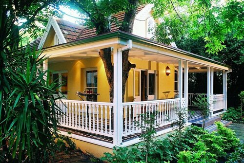 Гостиница Hacklewood Hill Country House в Порт-Элизабет