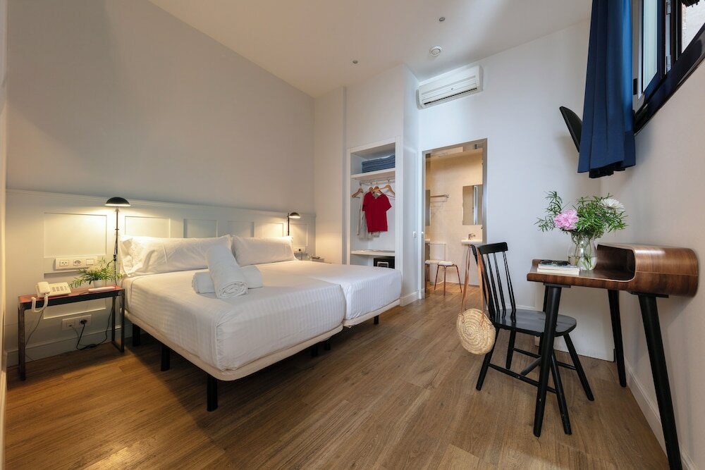 Фото Som Nit Born