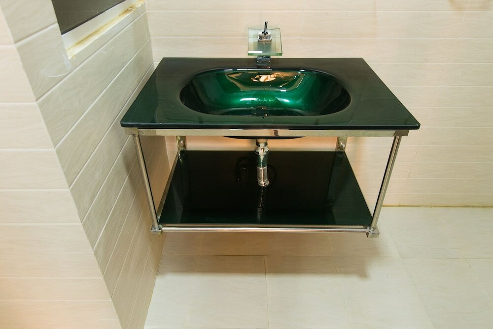 Фото Metro Port City Hotel