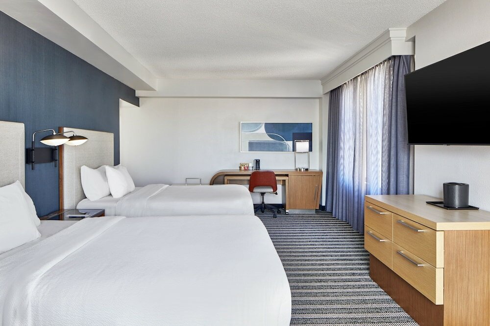 Фото Courtyard by Marriott Nashville Downtown