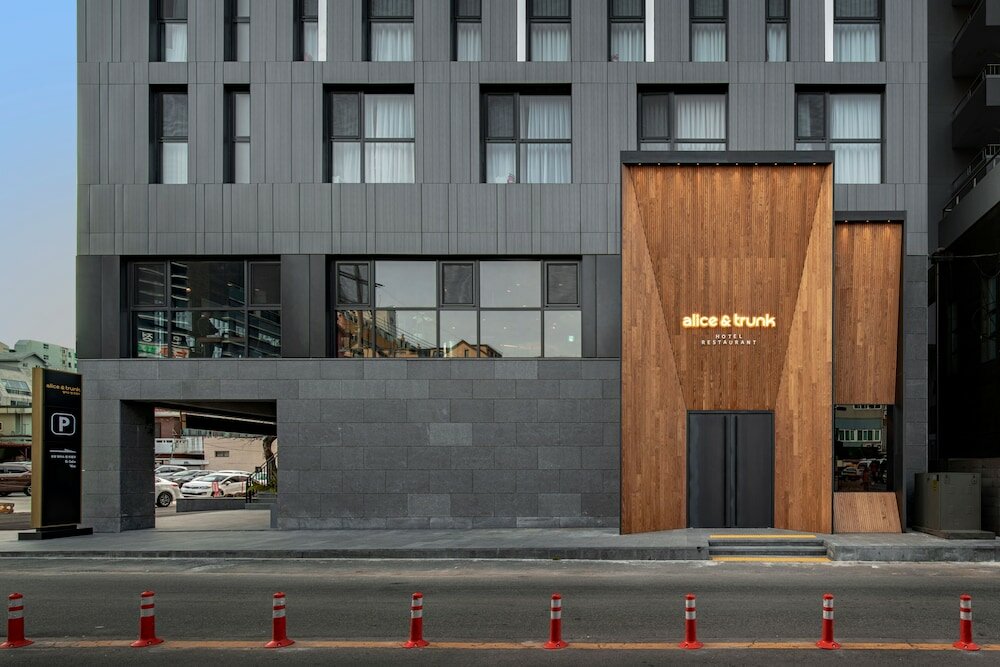 Фото Hotel Alice and Trunk