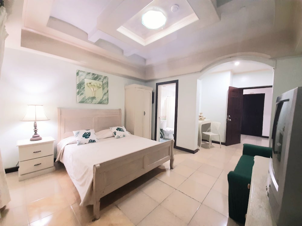 Фото Casa Micarosa Hotel and Residences by RedDoorz