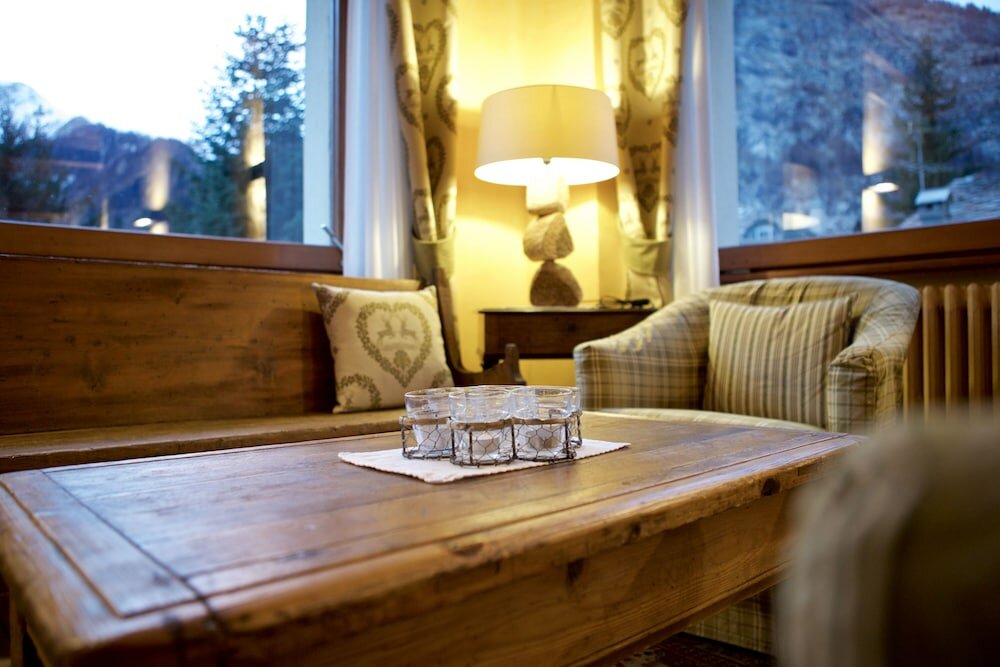 Фото Croux Hotel