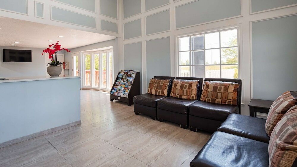 Фото SureStay Hotel by Best Western Olathe