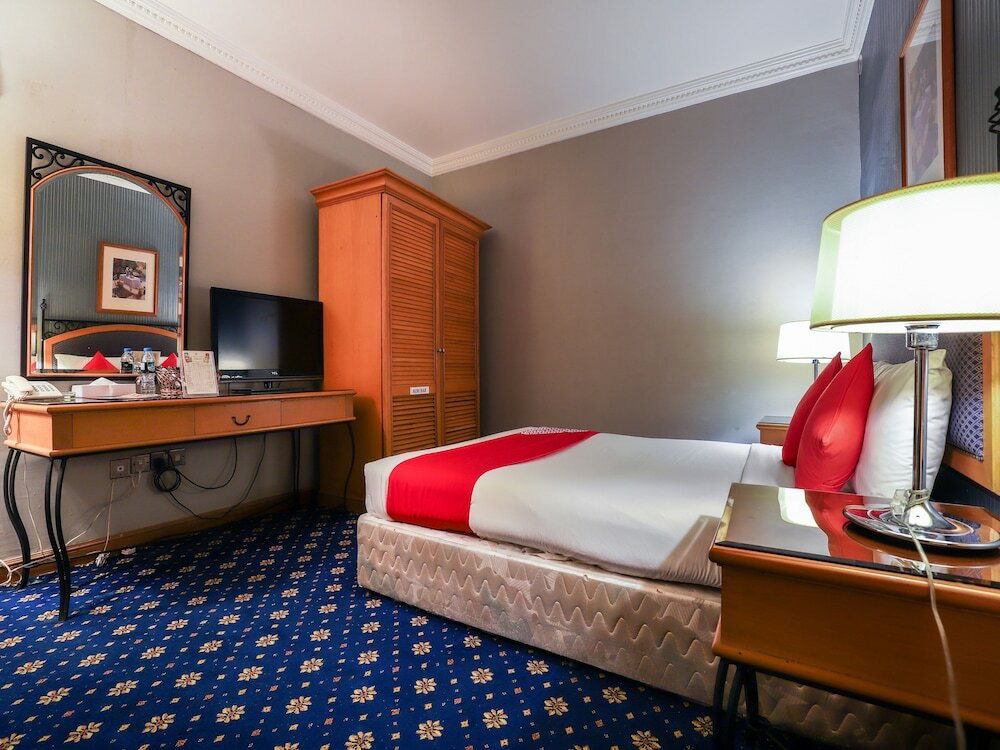 Фото Oyo 328 City Plaza Hotel