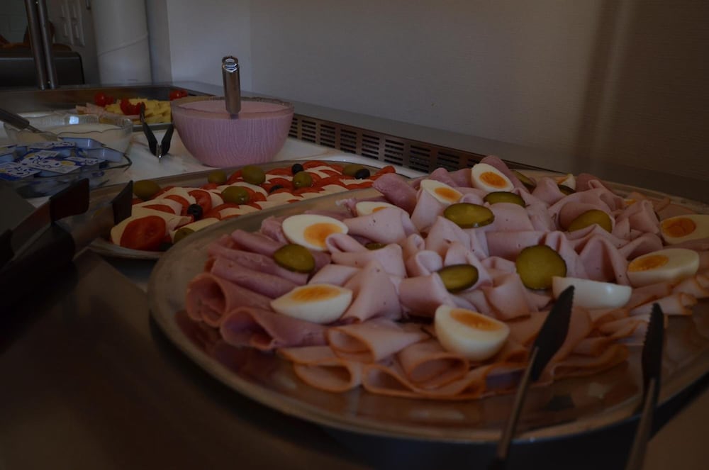 Фото Hotel Merkur Interlaken