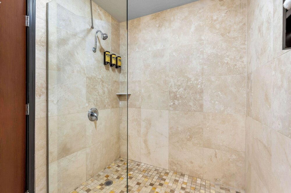 Фото Best Western Plus Parkway Inn