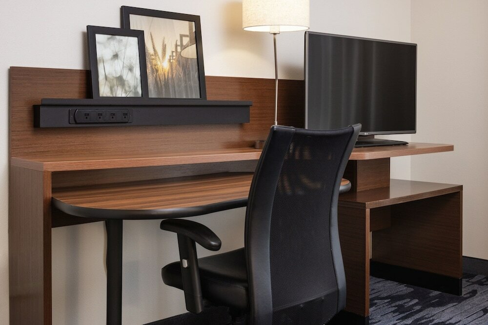 Фото Fairfield Inn & Suites by Marriott Waterloo Cedar Falls