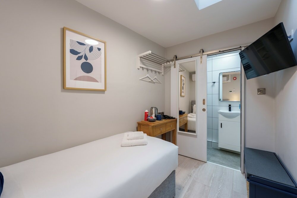 Фото The Temple Bar Lane by the KeyCollections