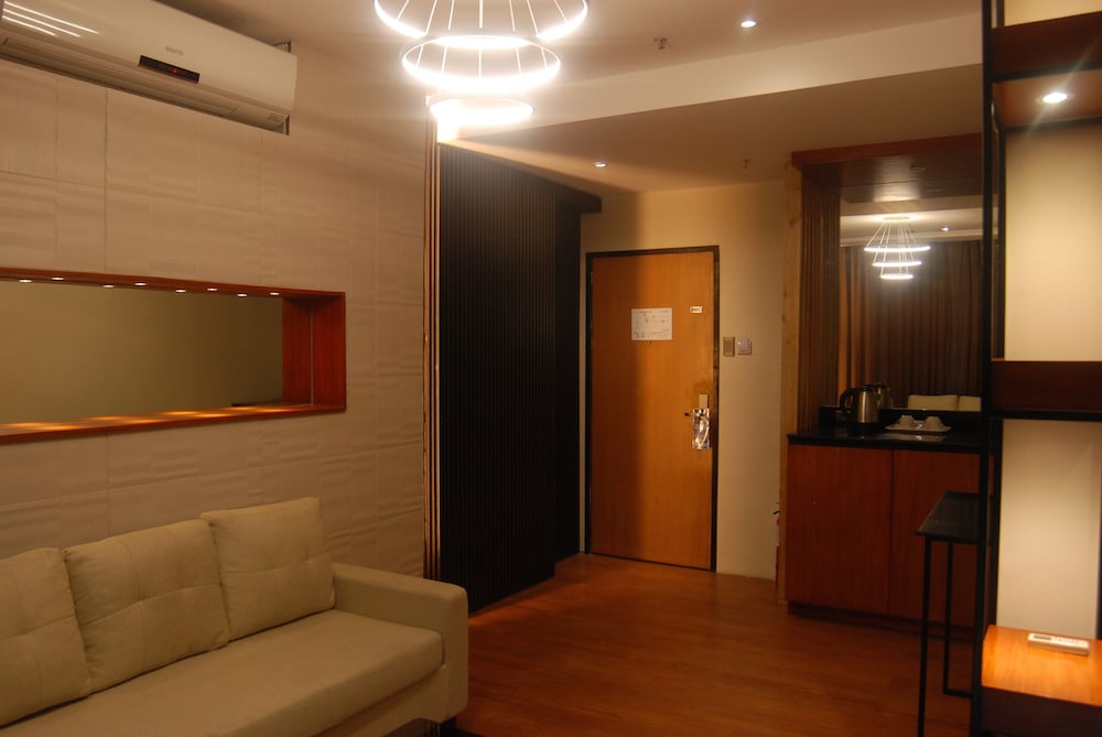 Фото The Golden Peak Hotel & Suites powered by Cocotel