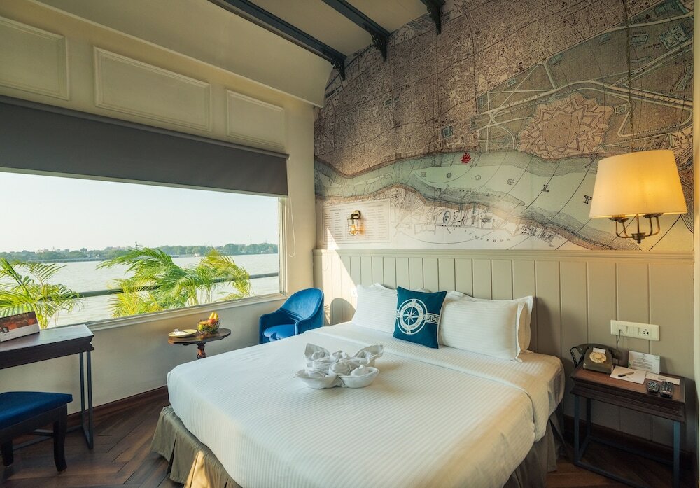 Фото Polo Floatel Kolkata