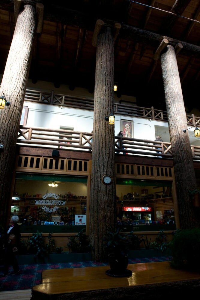 Фото Glacier Park Lodge