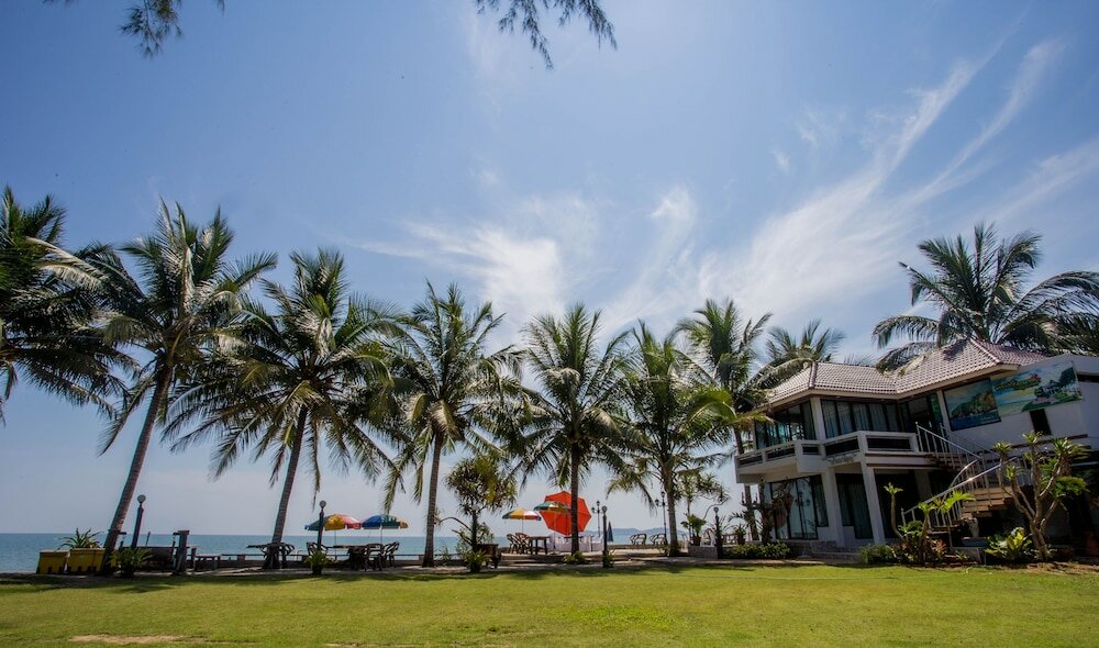 Фото The Uncle Beach Resort