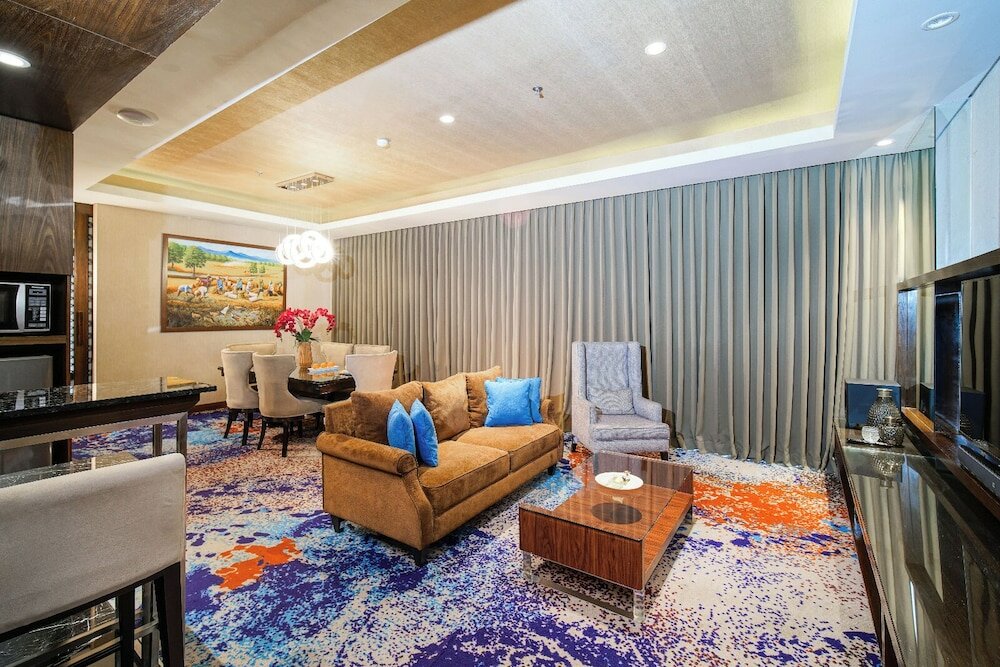 Фото Aston Pasteur Hotel