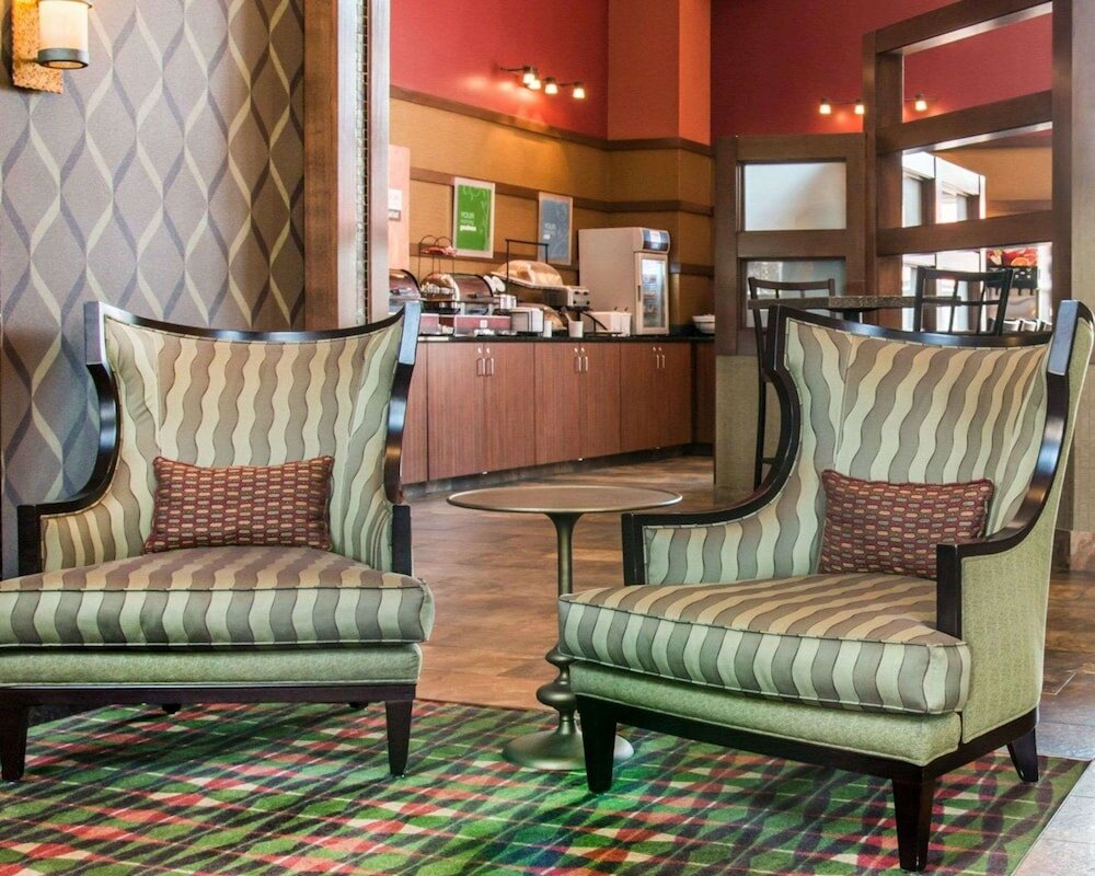 Фото Comfort Inn & Suites and Conference Center