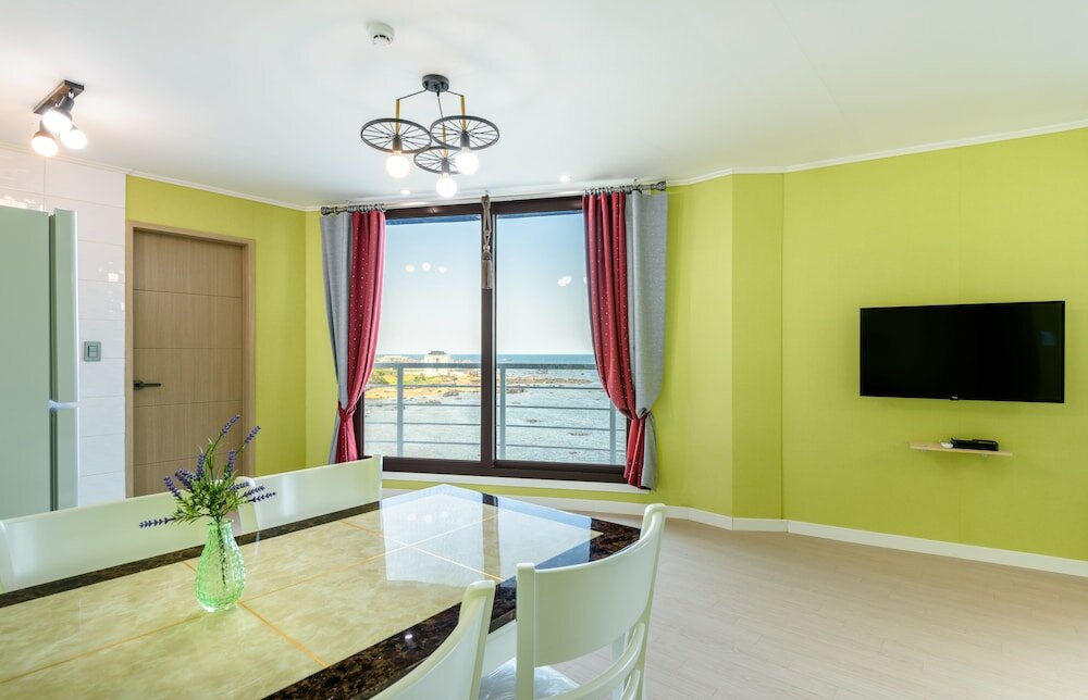 Фото On the Sea Pension