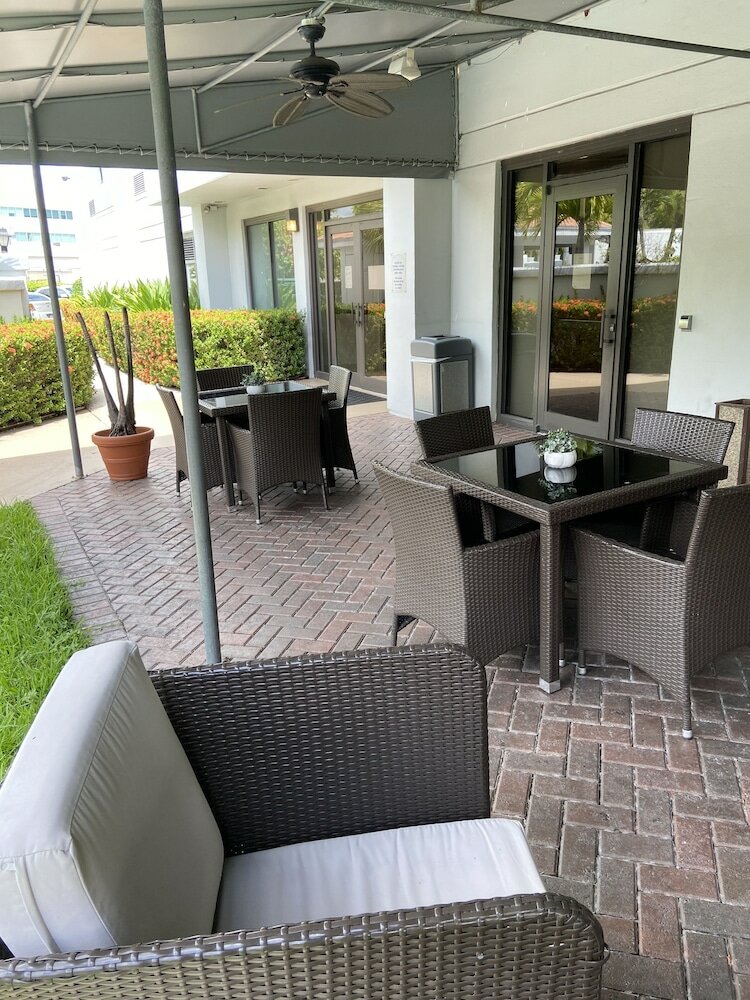 Фото Holiday Inn Express & Suites Miami - Hialeah, an Ihg Hotel