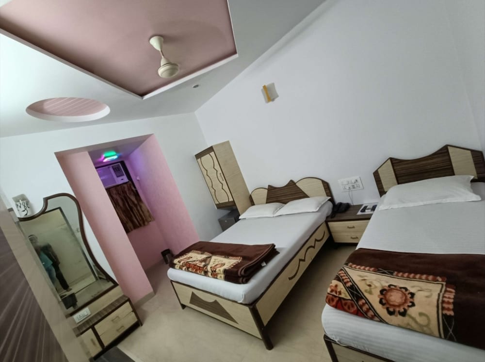 Фото Hotel Broadway Colaba