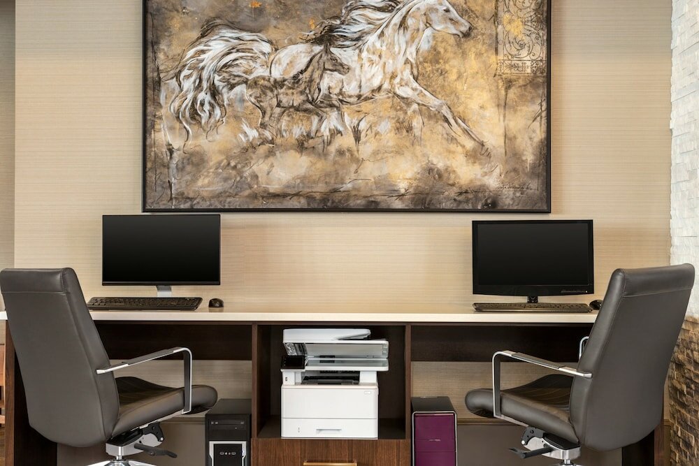 Фото Holiday Inn Saratoga Springs, an Ihg Hotel