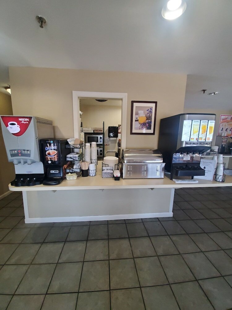 Фото Country Inn at The Mall