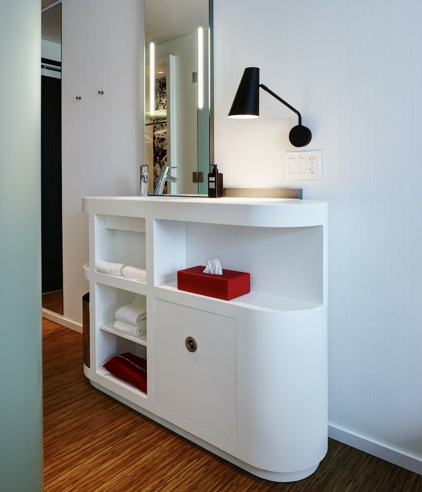 Фото CitizenM London Victoria Station