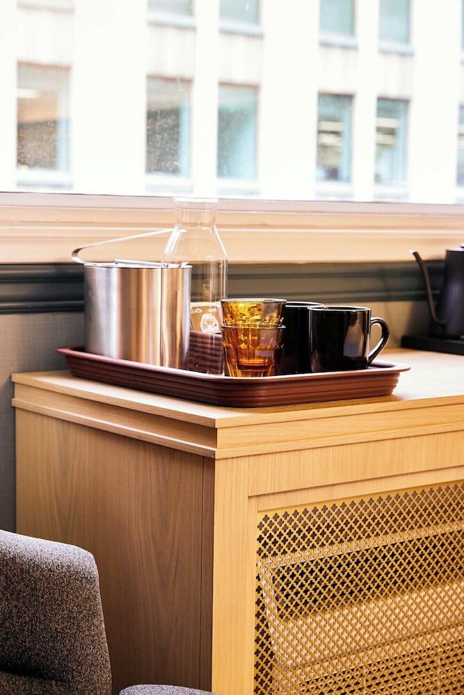 Фото Strathcona Hotel