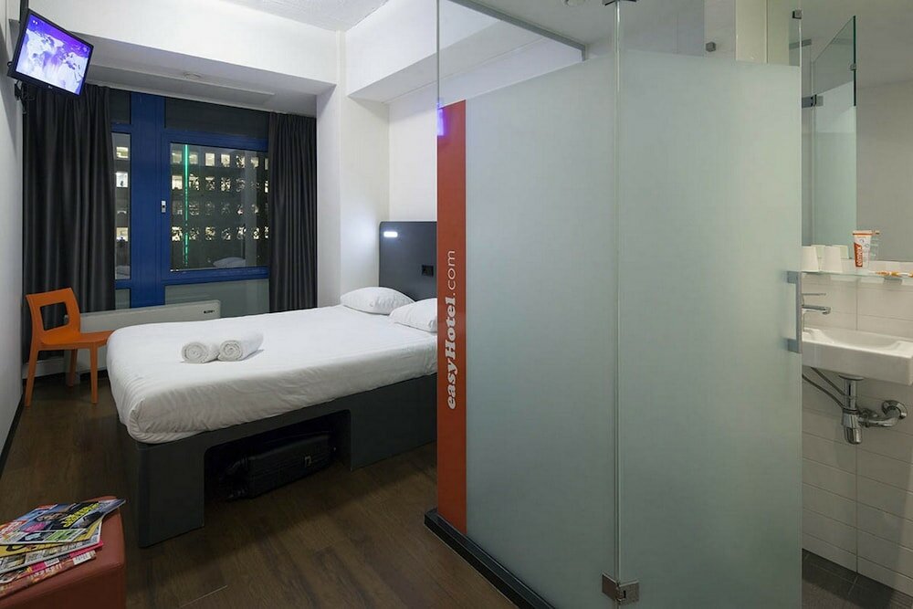 Фото EasyHotel Rotterdam City Centre