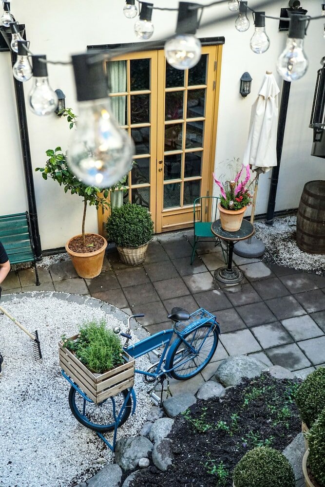 Фото The Sparrow Hotel