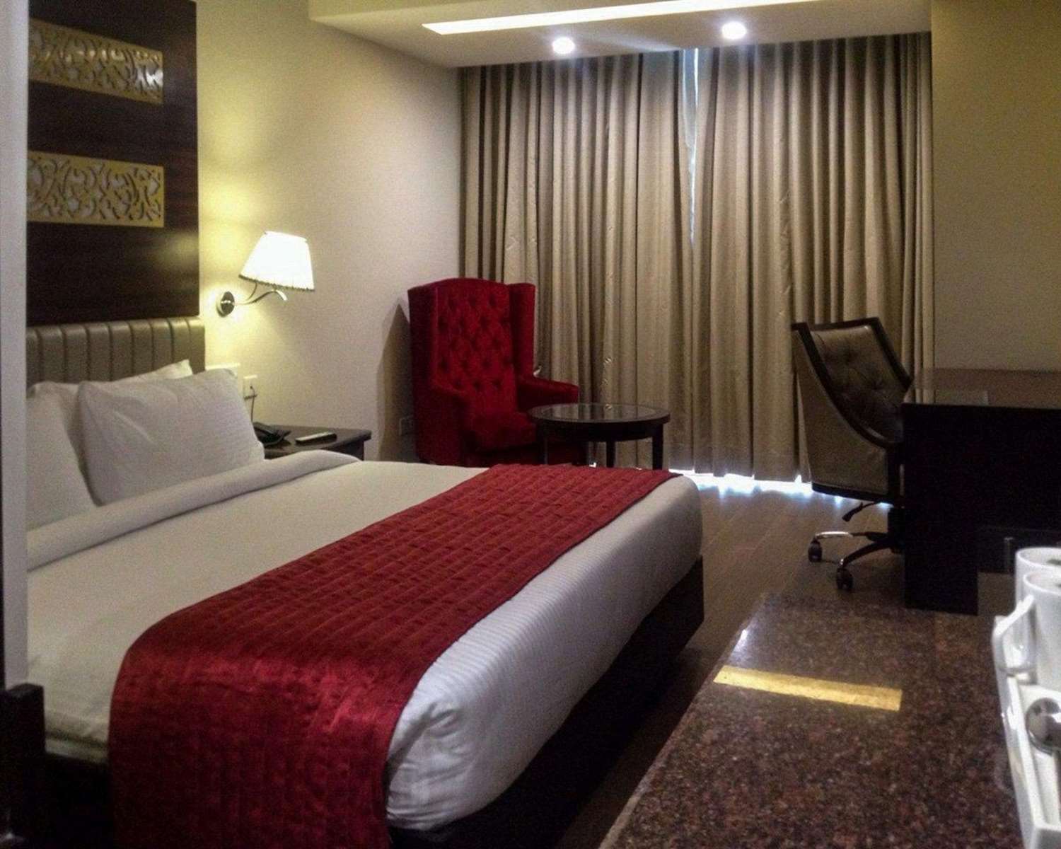 Фото Clarion Inn Sevilla