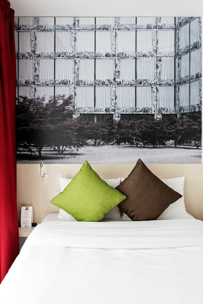 Фото B&b Hotel Zürich East Wallisellen