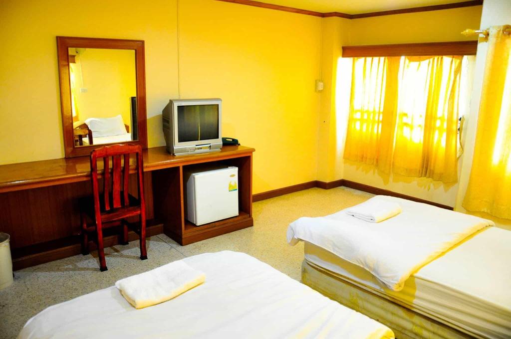 Фото Chaiyaphruk Grand Hotel