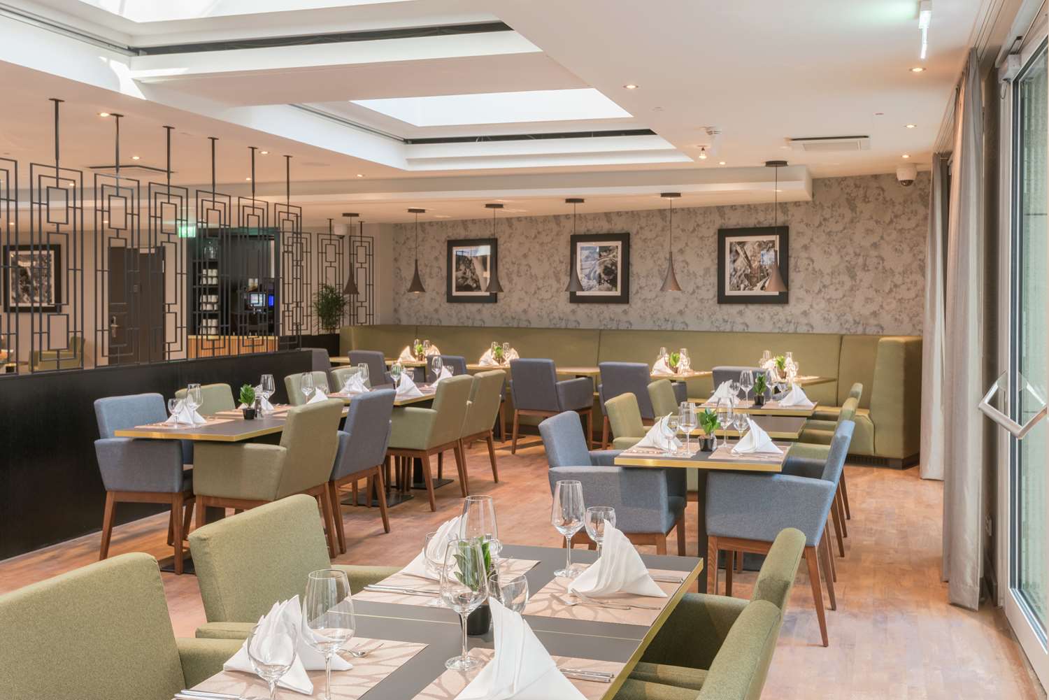 Фото Hilton Garden Inn Frankfurt City Centre