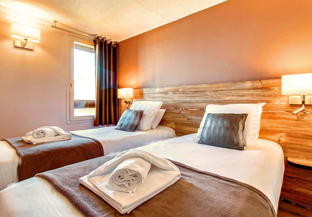 Фото Brit Hotel Confort Pau Lons