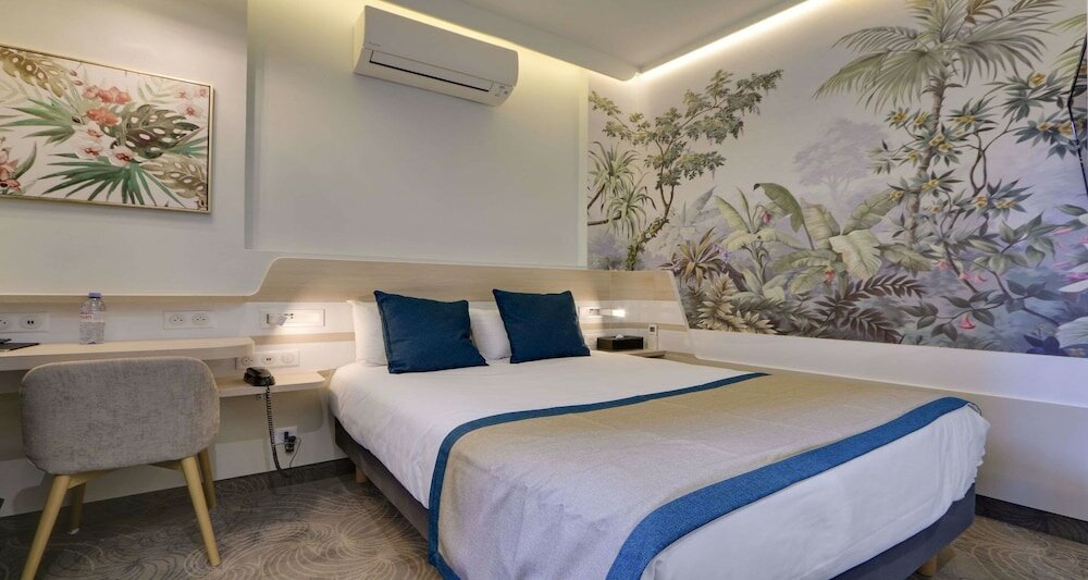 Фото Hotel Apolonia Paris Montmartre Sure Hotel Collection by BW