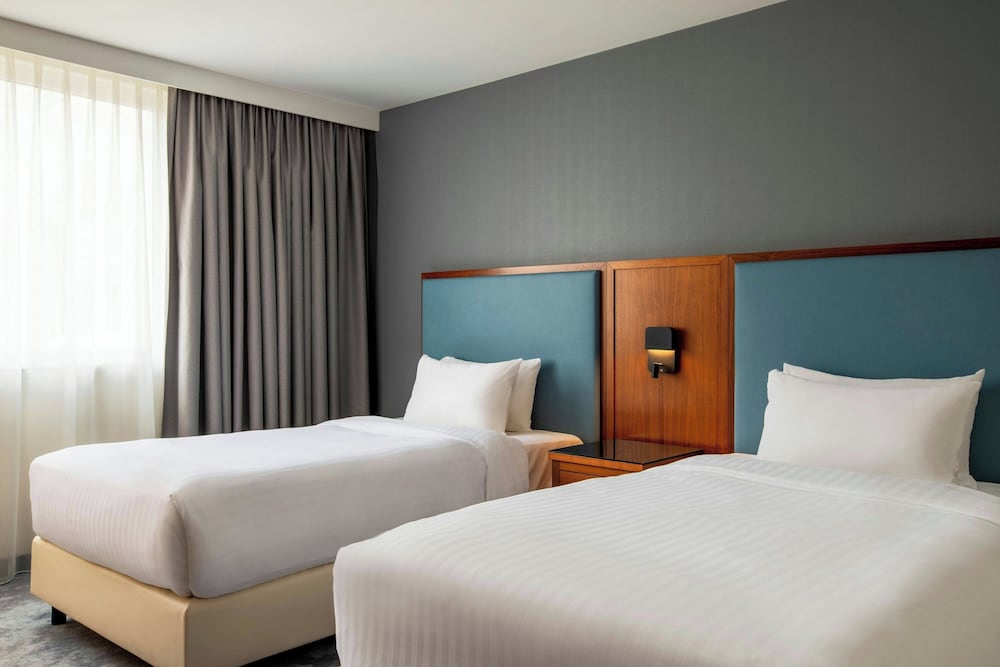 Фото Courtyard by Marriott Paris Arcueil