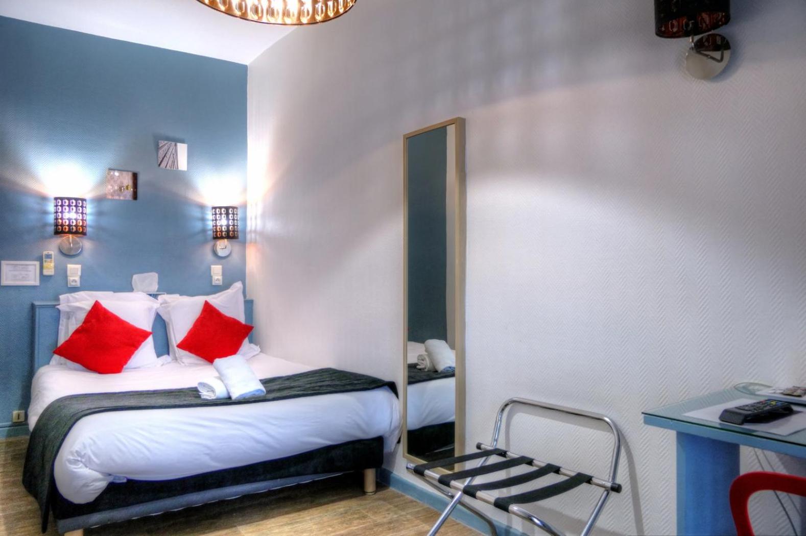 Фото Hôtel Les Corps Saints