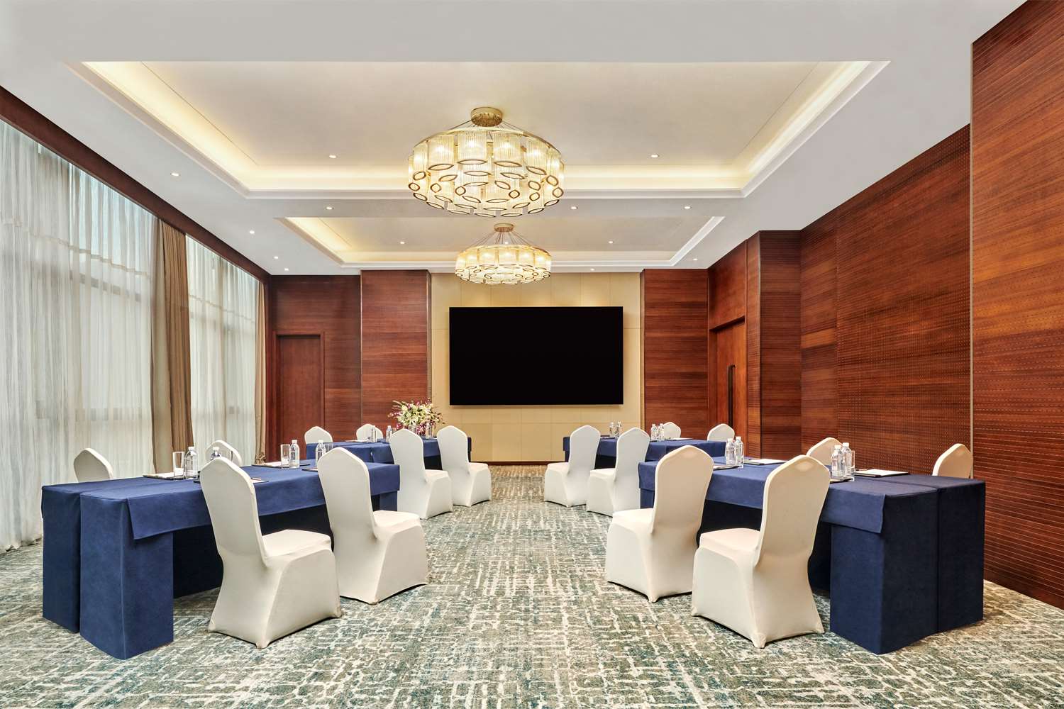 Фото Hilton Garden Inn Wuhan Hankou
