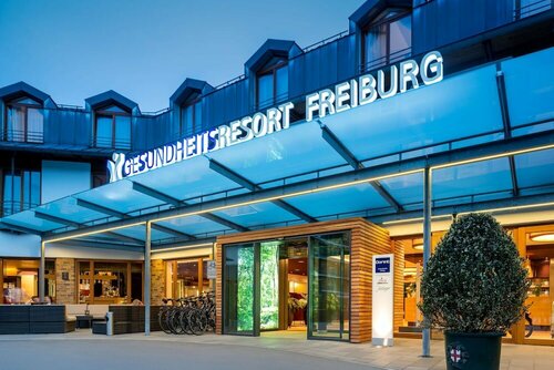 Внешний вид отеля Dorint Thermenhotel Freiburg в Фрайбурге, фото 2