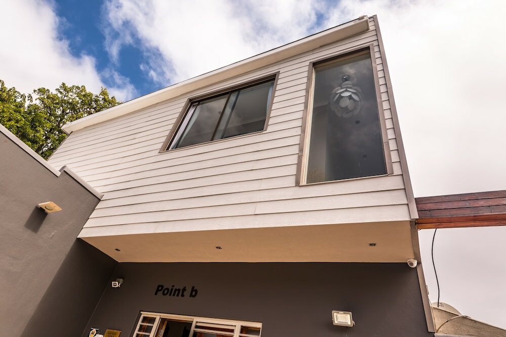 Фото Point B Guest House