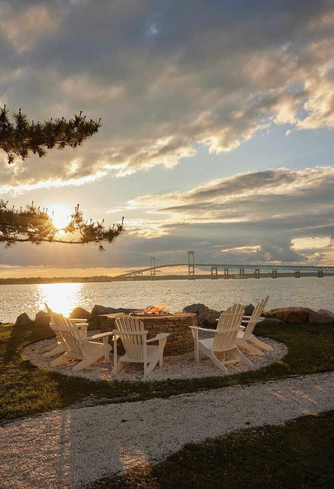 Фото Newport Harbor Island Resort