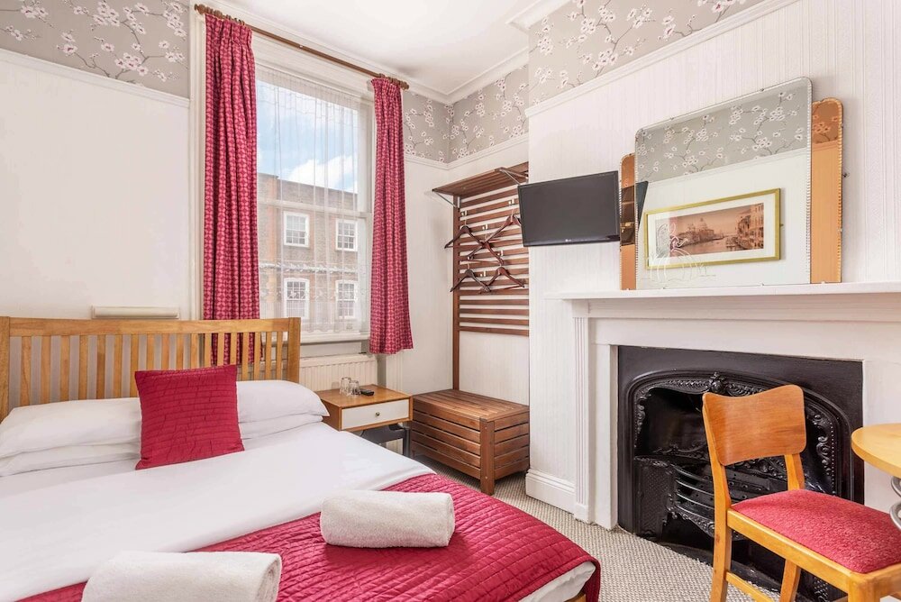 Фото St Athans Hotel