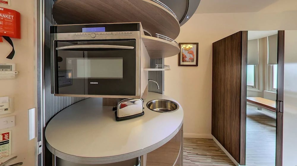 Фото Simply Rooms & Suites