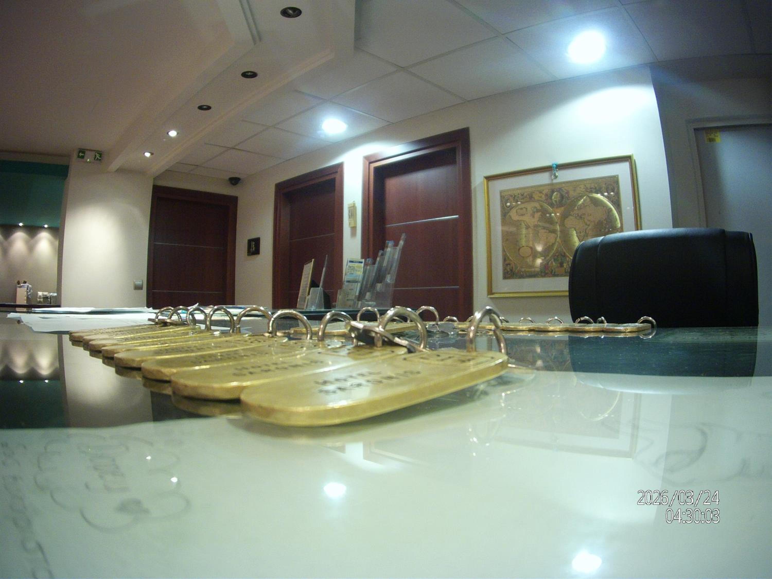 Фото Saronis Hotel